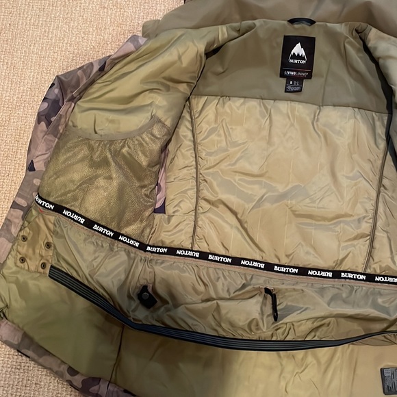 Burton Lelah Jacket Martini Olive Terra Camo. Never worn. - Picture 6 of 9